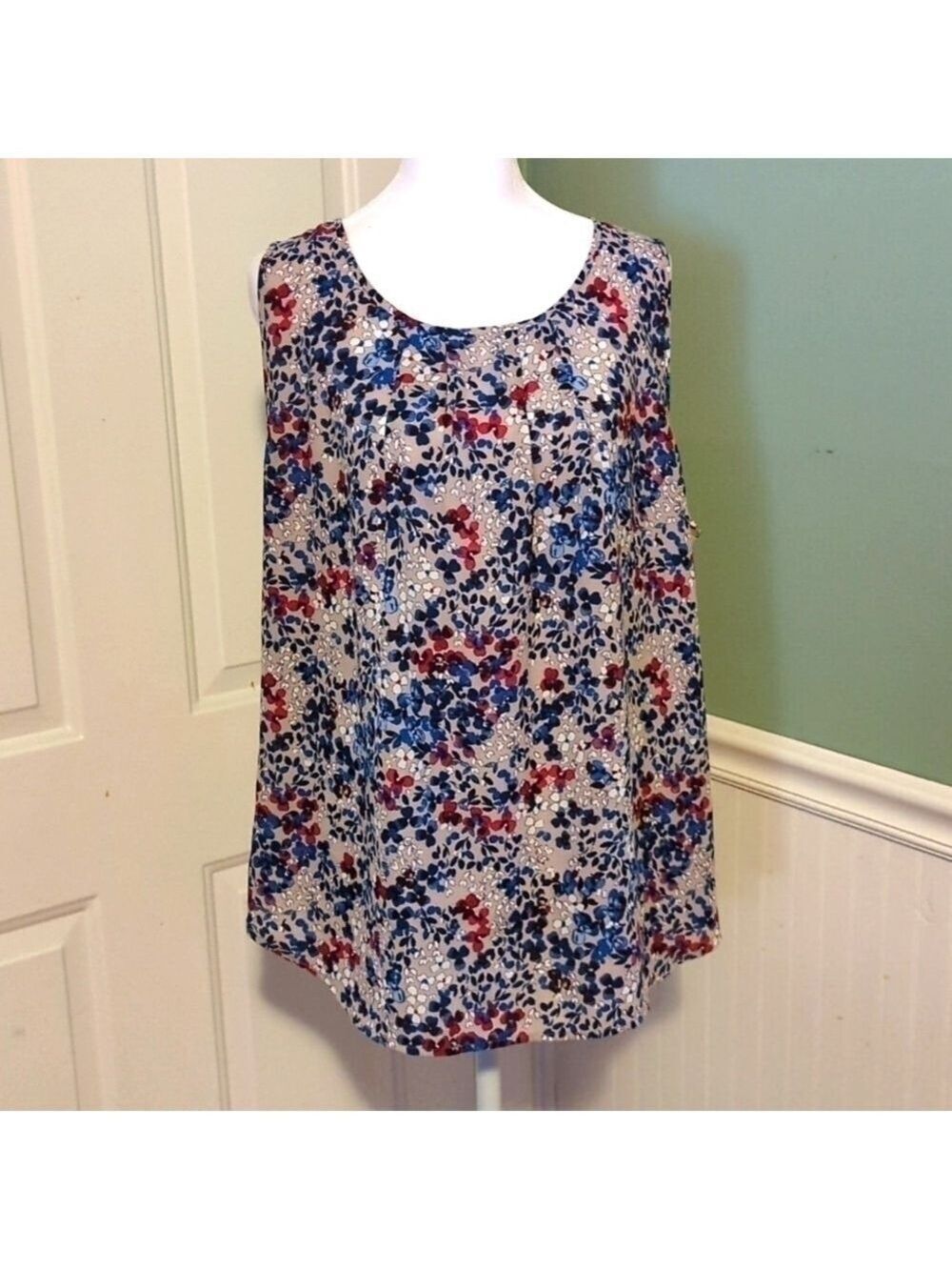 Ann Taylor Floral Sleeveless Tank Blouse XL Spring Summer Flowers Lightweight